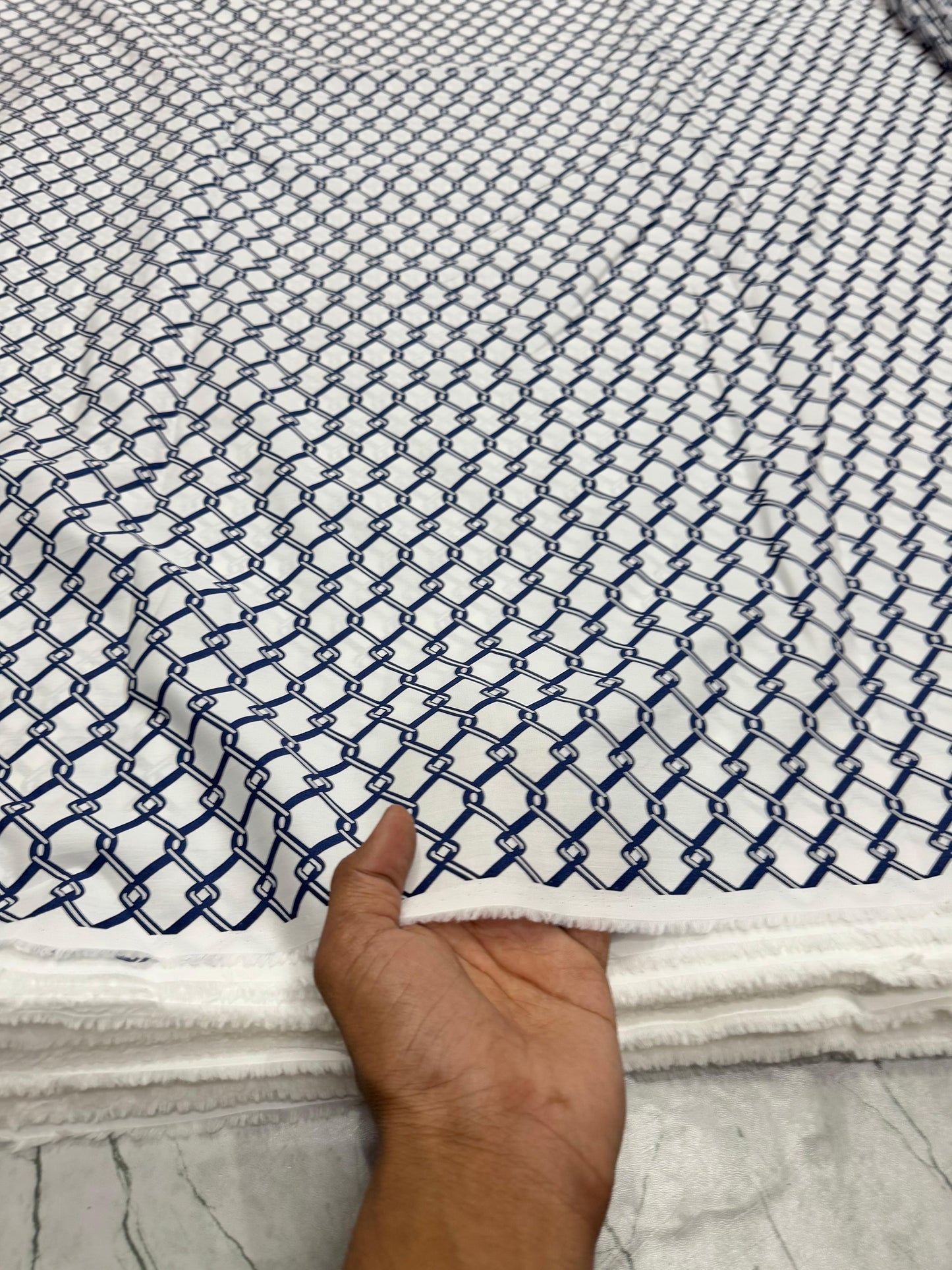 Buy 50s Poplin Arvind Mill Chain Printed Fabric