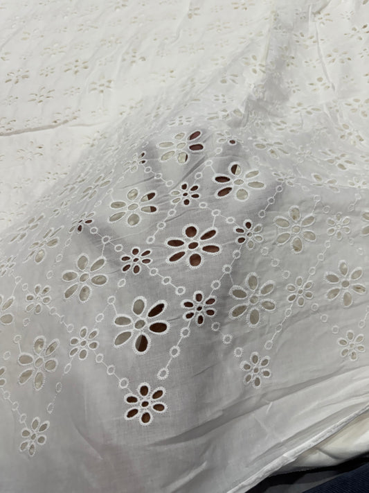 Cotton Hakoba White Dyeable 3 Circle Flower Pattern Embroidery